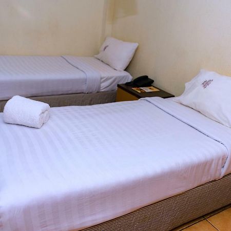 Aponye Hotel 坎帕拉 外观 照片