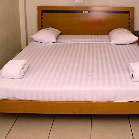 Aponye Hotel 坎帕拉 外观 照片