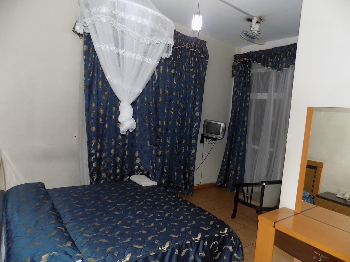 Aponye Hotel 坎帕拉 外观 照片