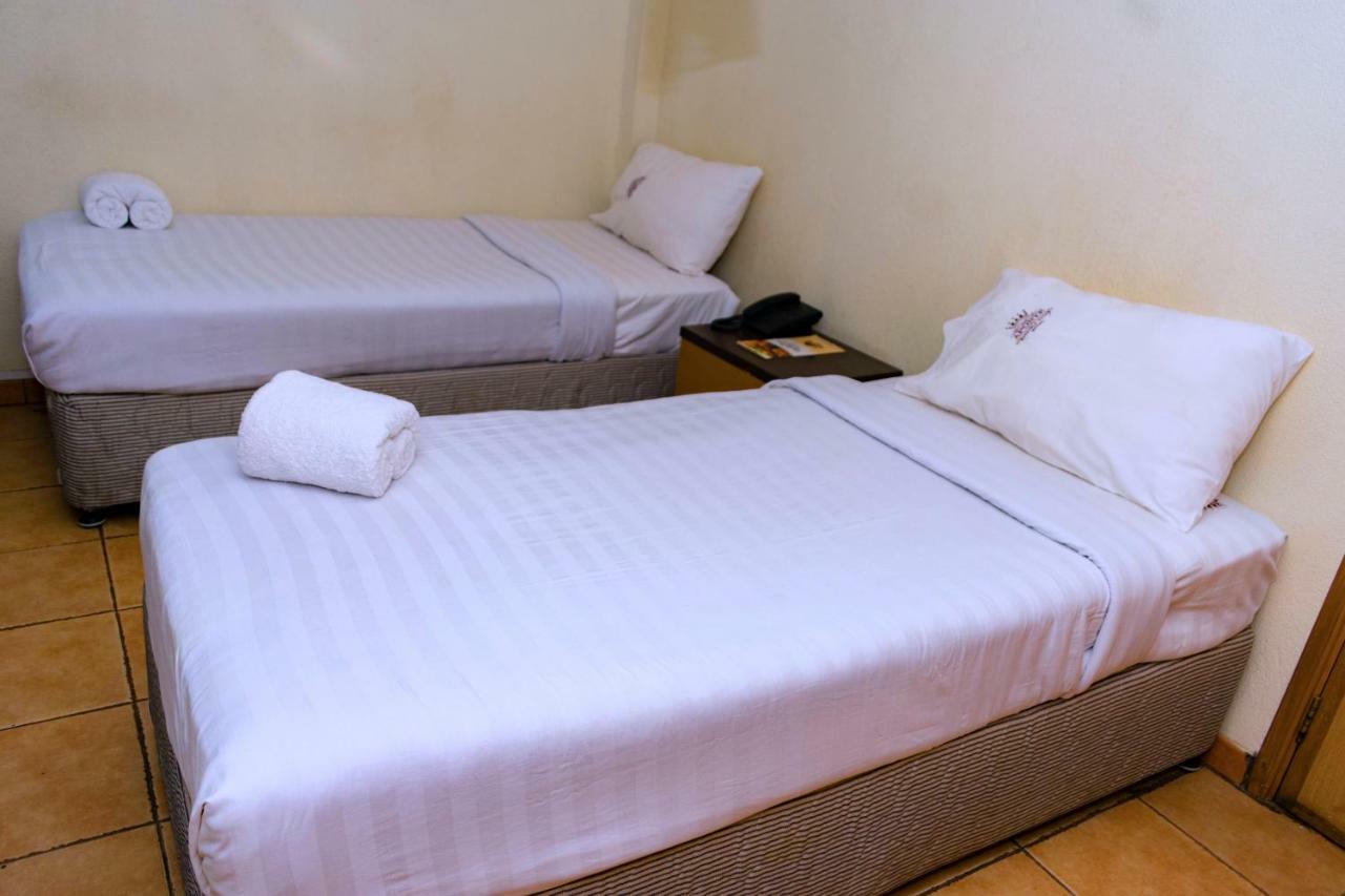 Aponye Hotel 坎帕拉 外观 照片