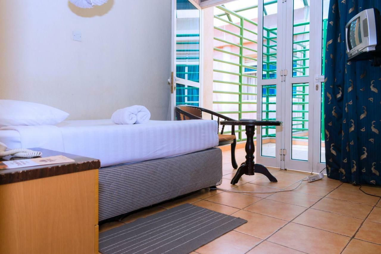 Aponye Hotel 坎帕拉 外观 照片